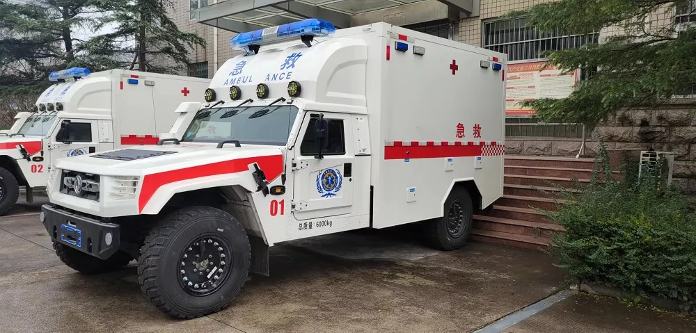 某市高机动急救车